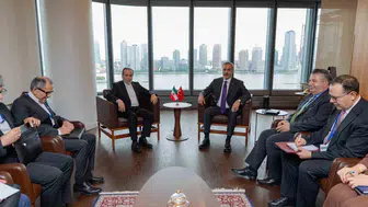 Dışişleri Bakanı Hakan Fidan, İranlı mevkidaşı Arakçi ile görüştü