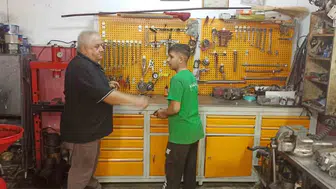 Yarım asırlık motor ustası, geleceğin ustalarını yetiştirerek yılın ahisi seçildi