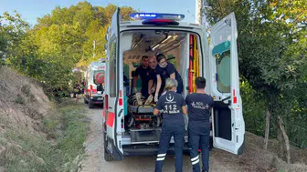 Sakarya'da fındık işçilerini taşıyan traktör devrildi: 18 kişi yaralandı