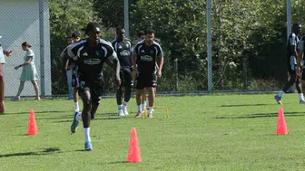 Florian Aye: takım ruhuyla hareket eden bir golcü olacağım