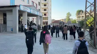 Yüksekova'da yeni eğitim yılı coşkuyla başladı: 30 bin öğrenci okula döndü