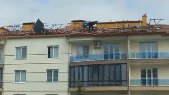 Konya'da işçiler çatıda güvenlik önlemi almadan çalıştı