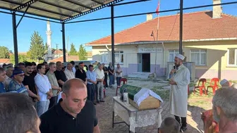 Küçük Çağlar Özay, son yolculuğuna gözyaşlarıyla uğurlandı