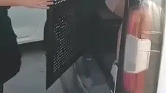 İznik’te aranan 4 kişiyi yakalayan polis, adalete teslim etti