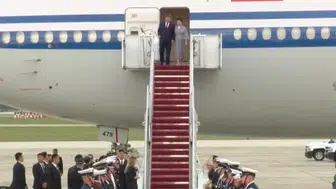 Trump, Xi’yi hava üssünde kırmızı halıyla karşıladı