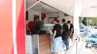 Antalya’nın mobil et tırı her gün farklı ilçelerde vatandaşlarla buluşuyor