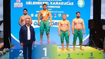 Sultangazi'de uluslararası karakucak güreş şöleni: Efe Anıl Al altın kemerin sahibi oldu
