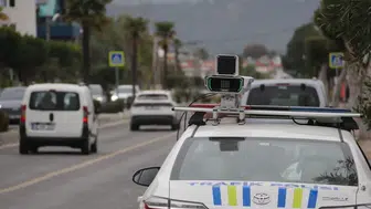 Düzce'de trafik denetimlerinde hız sınırını aşan sürücüler radar manşetinde