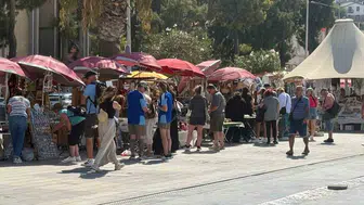 Kuşadası'na 4 kruvaziyerle 11 bin 811 turist geldi