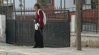 Van'da elinde silahla okula gelen öğrenci görüntülendi