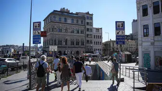 Karaköy'de yayalar için tehlikeli geçiş sorunu: Alt geçit var ama tercih edilmiyor
