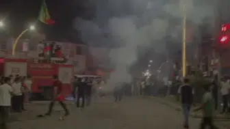 Cizre’de Amedspor kutlamalarında 3 iş yeri ve 1 araç yandı, 1 itfaiye eri yaralandı