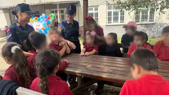 Düzce İl Jandarma Komutanlığı, öğrencilerle güvenlik eğitimi yaptı