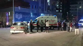 Şanlıurfa'da iki otomobil çarpıştı, bir polis memuru yaralandı