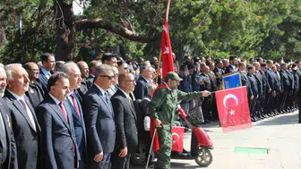 Erzurum'da Gaziler Günü'nde anlamlı anma: Bakan Yumaklı şehirdeki şehitlikleri ziyaret etti