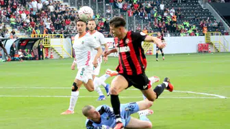 Çorum FK ve Corendon Alanyaspor ilk yarıda gol atamadı