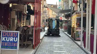 Efeler Belediyesi'nin temizlik seferberliği mahalleleri pırıl pırıl yapıyor