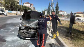 Sungurlu'da kaza sonrası hafif ticari araçta yangın meydana geldi