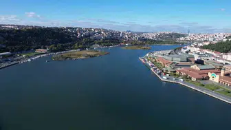 Haliç'te su rengi değişti, Eyüpsultan sahilinde ağır koku tepkisi