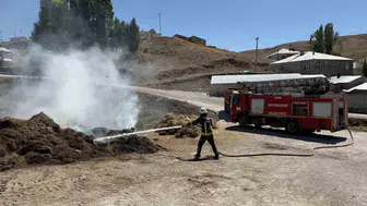 Van'da kurumuş ot yığınının yangını itfaiye ekiplerince kontrol altına alındı