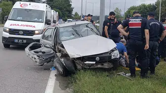 Samsun'da iki otomobil çarpıştı: 5 kişi yaralandı