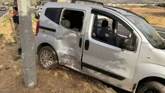 Bingöl’de hafif ticari araç aydınlatma direğine çarptı: 1 yaralı