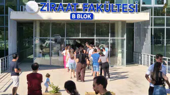 Tekirdağ'da KPSS sınavı sonrası yoğun bekleyiş: Adaylar aileleriyle buluştu