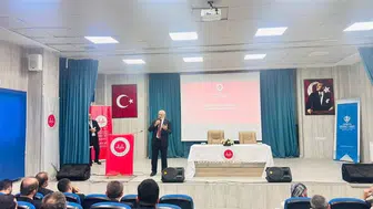 Diyanet İşleri Başkan Yardımcısı Şahin, Hakkari’de din görevlileriyle bir araya geldi