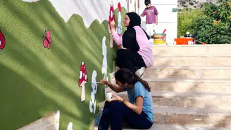 Tunceli'de anaokulunun duvarları gönüllülerin katkısıyla renklendi