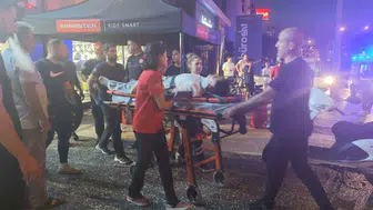 Antalya'da takla atan otomobilin motoru yola fırladı: 2 yaralı