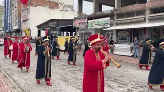 Osmaniye gazileri mehter marşlarıyla yürüyüş gerçekleştirdi