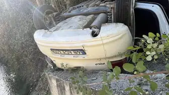 Burdur'da kaza: otomobil dereye yuvarlandı, sürücü hastaneye kaldırıldı