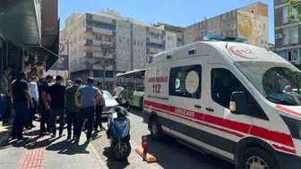 Batman'da belediye otobüsü ile motosiklet çarpıştı: 1 yaralı