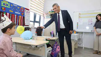 Eğitim yılına merhaba: Süleyman Ekici, Aziziye Zübeyde Hanım İlkokulu'nda öğrencilerle buluştu