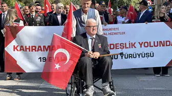 Tekerlekli sandalyedeki gazi, Gaziler Günü'nde herkese örnek oldu