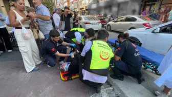 Samsun'da yaşlı kadın ve torununa otomobilin çarpması anbean kaydedildi