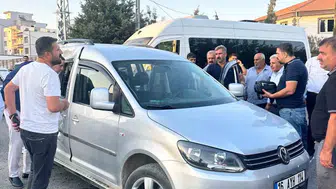 Adıyaman'da kaza: hafif ticari araç kamyona çarptı, 3 kişi yaralandı