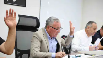 Honaz meclisinde dengeler yeniden şekillendi: Ali Özdemirçelik CHP'ye döndü