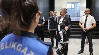 Melikgazi'de zabıta haftasına anlamlı bir kutlama: Başkan Palancıoğlu ve insansı robot MEGA'nın katılımı