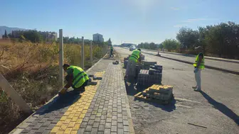 Aydın'da 17 ilçede yol çalışmaları hız kesmeden sürüyor