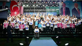 Ümraniye Belediyesi sporcuları altın kupada ödüllendirildi