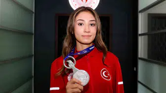 Dünya ikincisi Berat Su Yılmazer, Kabakcı'ya ziyarette bulundu