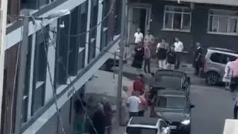 Küçükçekmece'de aileler arasında silahlı çatışma: Çocuk da yaralandı