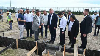 Karacabey'de spor yatırımları hız kazanıyor: 100 milyon lira bütçeyle yeni saha yapımı başlatıldı