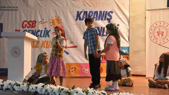 Eskişehir'de gençlik yaz kulübü kapanış şenliği coşkuyla kutlandı