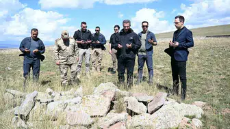 Vali Baruş Dumlu Baba Yaylası'nda göçerlerle buluştu