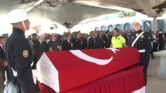 Esenyurt'taki şehit polise son görev: Meslektaşları uğurladı