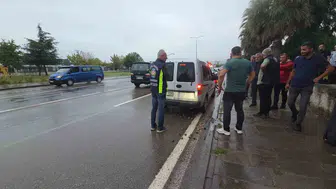 Samsun'da motosiklet kazası: yayaya çarpan sürücü ve yaya yaralandı