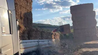 Tekirdağ'da devrilen saman balyaları altında kalan adam hayatını kaybetti
