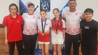 Manisalı badmintoncular Hırvatistan'da çifte bronz madalya kazandı